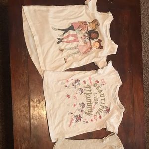3 T-shirts in perfect condition